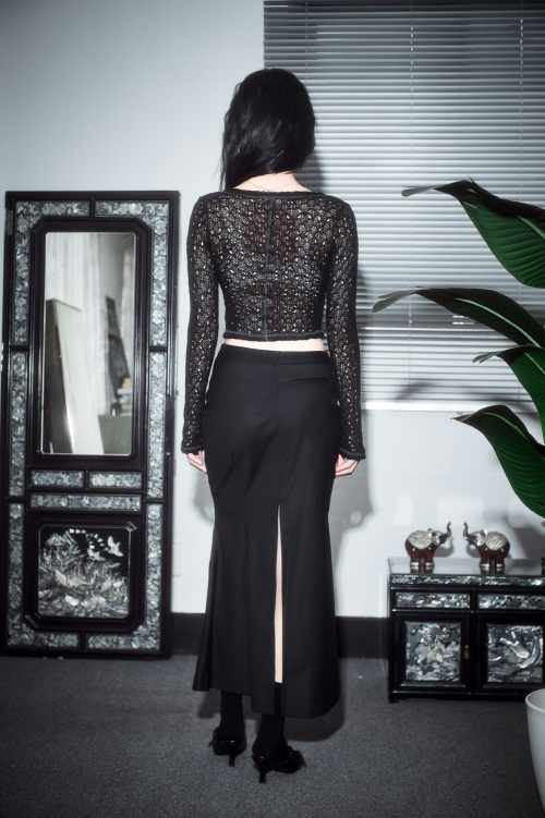 Укороченный трикотажный топ со швами [Black]