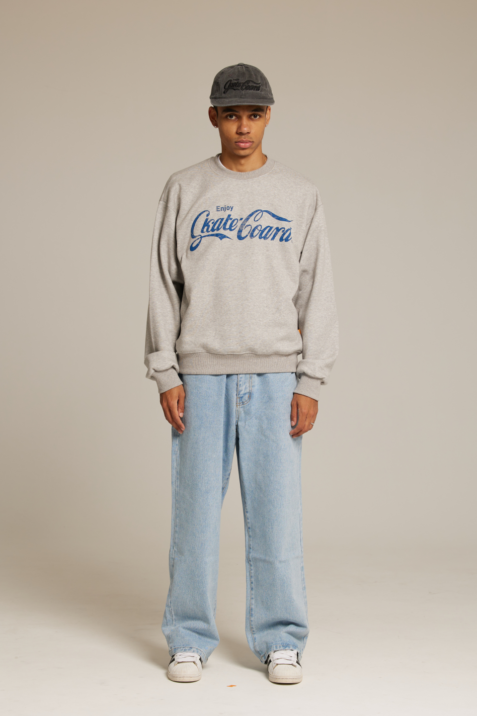 MUSINSA PHILIPPAKER Peri roper white t-shirt and jeans light blue