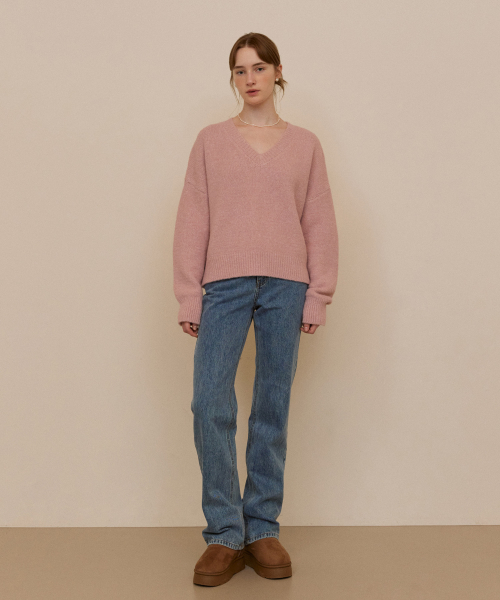 Soft loose V-neck knit - soft pink