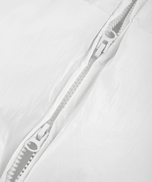 Короткий пуховик 86-IRO339 с высоким горлом Glossy White