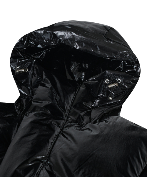 Оверсайз пуховик 86-IRO341 Essential Glossy с капюшоном Black