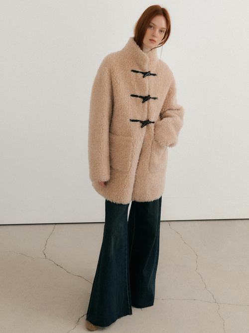 High-neck duffle shearing bear mustang