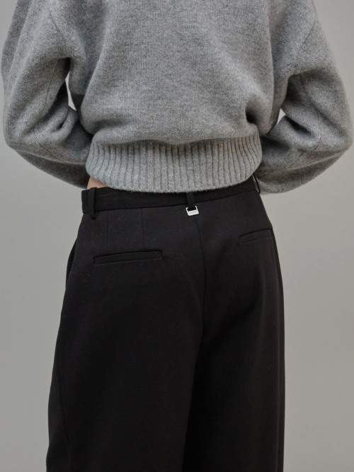 Classic Double-Pleated Slacks Black