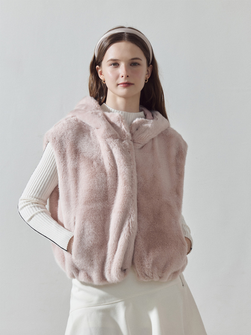 Жилет из искусственного меха с капюшоном PINK