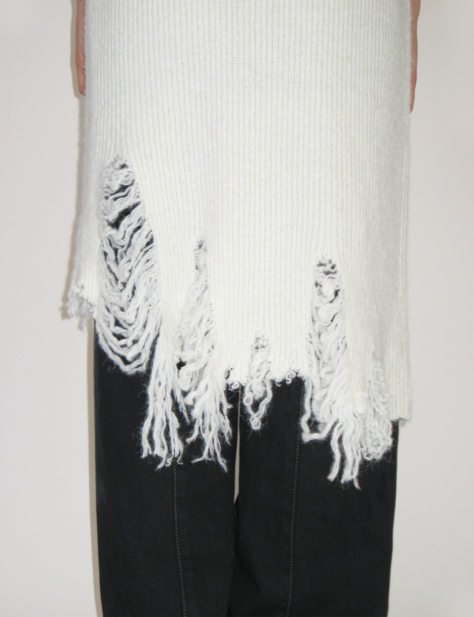 MUSINSA | SUNBURNPROJECT Damaged Knit Skirt (WHITE)
