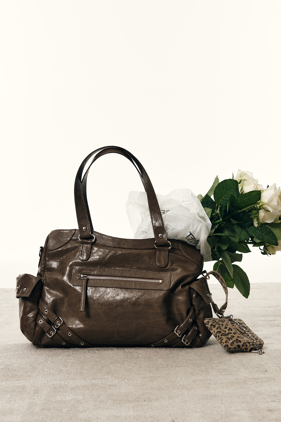 다이닛(DEINET) STUD POCKET BIG BAG IN KHAKI - 사이즈 & 후기
