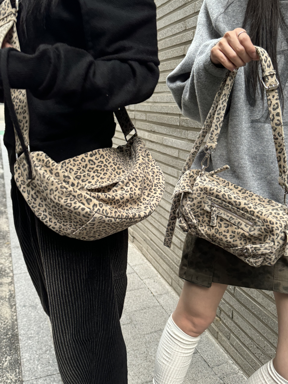 다이닛(DEINET) STUD POCKET BAG IN LEOPARD - 사이즈 & 후기