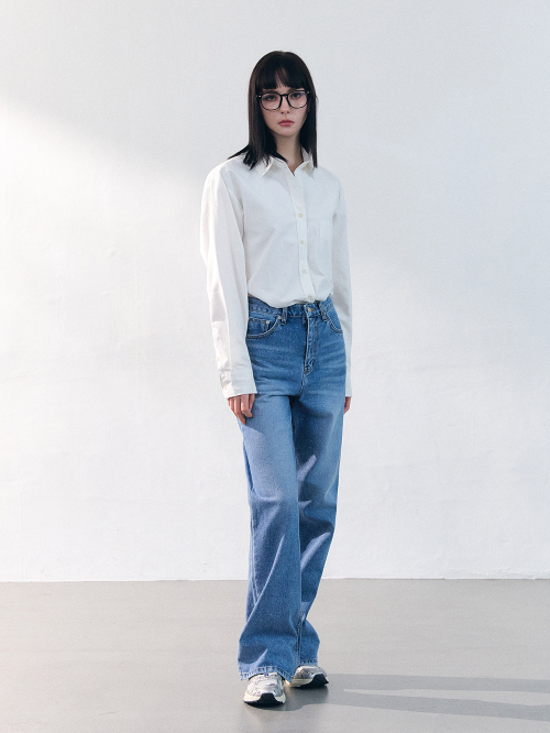 Свободные расклешенные джинсы (Mid-tone denim)