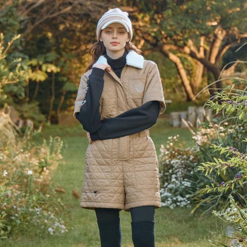 Женский стеганый комбинезон-шорты с меховым воротником Beige