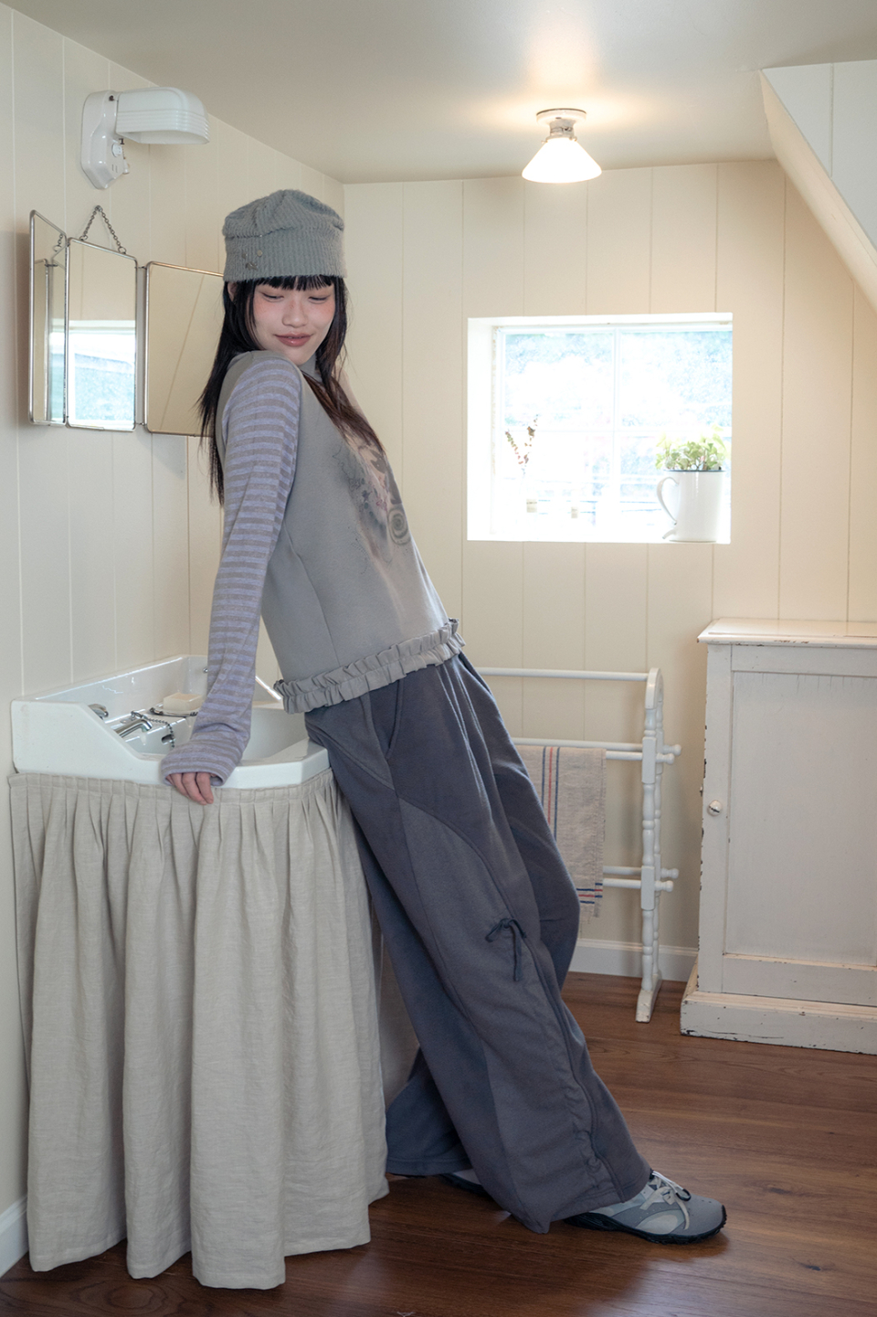 MUSINSA公式 | HUG YOUR SKIN Drawing Frill Polar Top (Grey