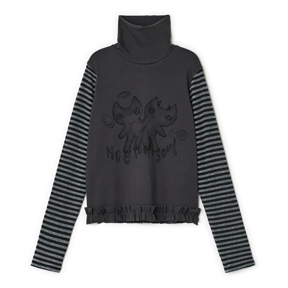 MUSINSA | HUG YOUR SKIN Drawing frill pola top (Charcoal Black)