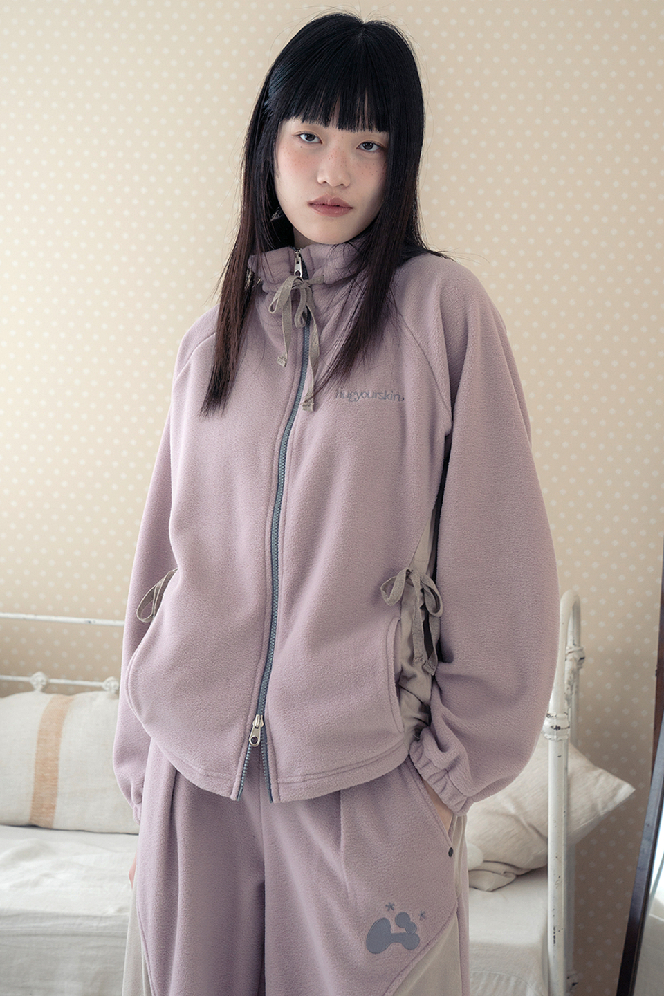 hug your skin パーカー GLAY 韓国 hug your skin] Skully crop hoodie zip-up (gray) 正規品 韓国