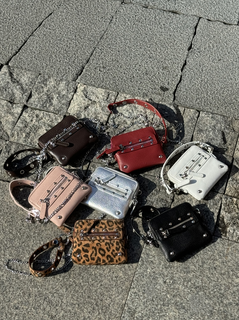 DEINET STUD CROSS CHAIN WALLET