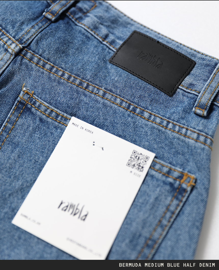 "봉제방법 YKK社 착용감이 편하고 움직임이 유연한 YKK社 지퍼사용  Rambla Signature 람블라만의 시그니처 블랙 택션지사용, 몸에 거슬리지 않는 리벳사용"