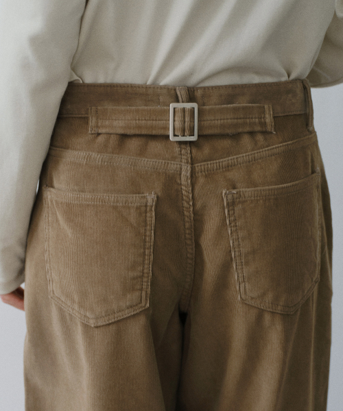 Buckle corduroy pants
