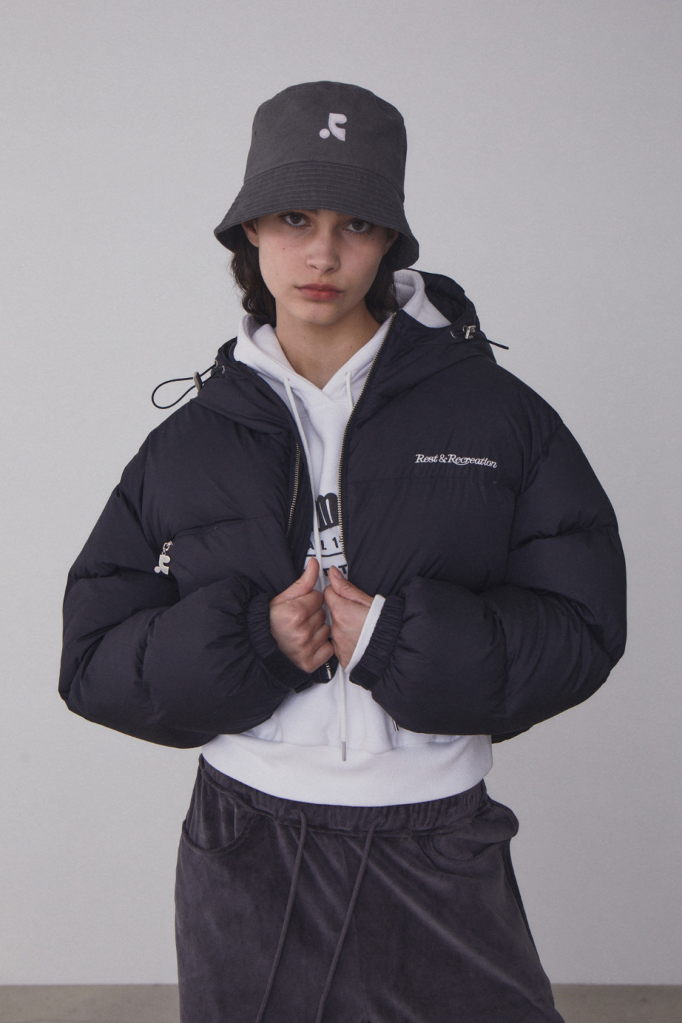 [REST&RECREATION] RR HOOD SHORT DOWN ジャケット★新作★韓国 MUSINSA公式 | REST&RECREATION RR HOOD SHORT DOWN JACKET - BLACK