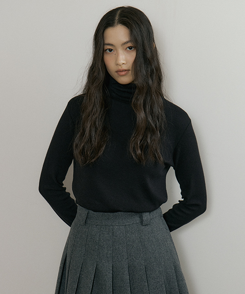 angora turtleneck top-black