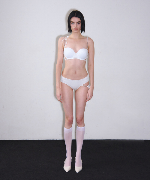 NEW CHAIN RIBBON ONE-SIDE LOW BIKINI PANTY (белый)