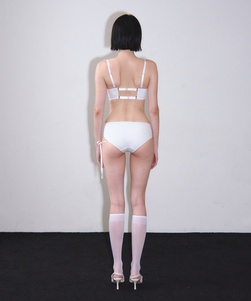 NEW CHAIN RIBBON ONE-SIDE LOW BIKINI PANTY (белый)