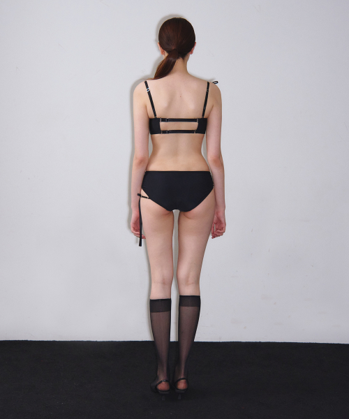 N CHAIN RIBBON ONE-SIDE LOW BIKINI PANTY (чёрный)