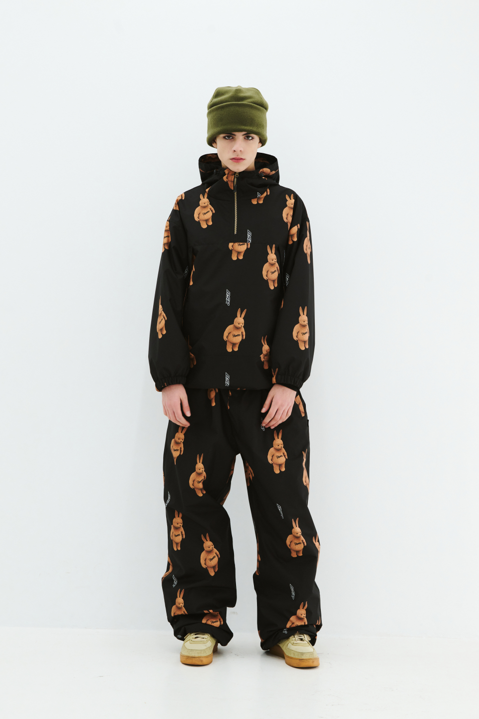 ★GLOWNY★TEDDY CONTRAST TRACKSUIT PANTS (CHOCO BEAR)★人気 Jogger in Black color with Goat Teddy Print | Casual, Sporty