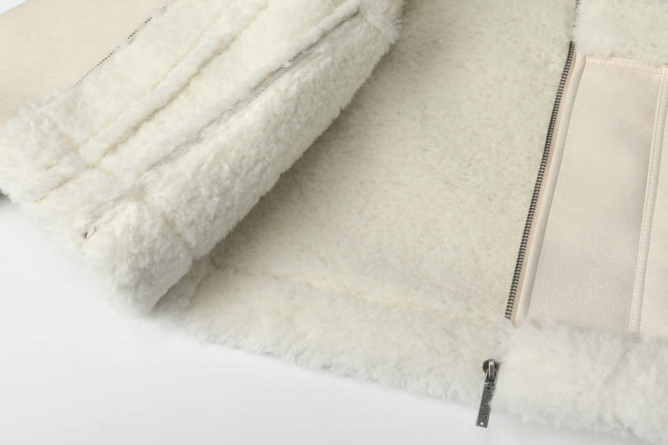 MUSINSA | KHAKIPOINT Stitch Fur Mustang (ivory)