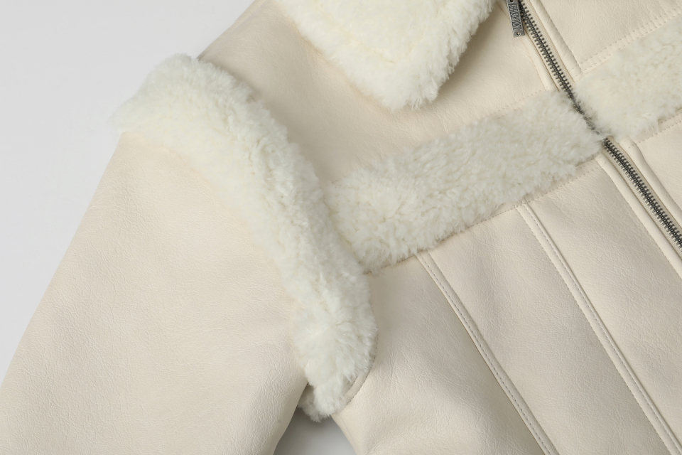【KHAKIPOINT】 Fur MUSTANG ( IVORY)★韓国発★★早い者勝ち MUSINSA公式 | KHAKIPOINT Stitch Fur Mustang (ivory)