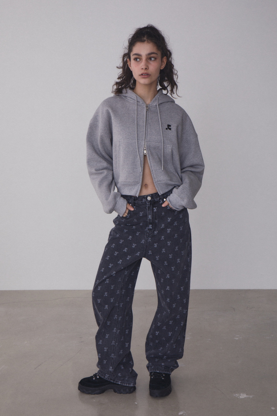 MUSINSA | REST&RECREATION RR STITCH CROPPED HOOD ZIP-UP - GREY