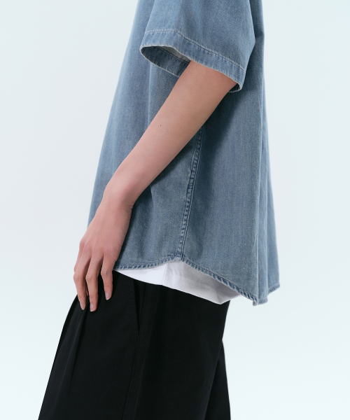 Relaxed Short-Sleeve Denim Shirt [Light Indigo] thumbnail 4