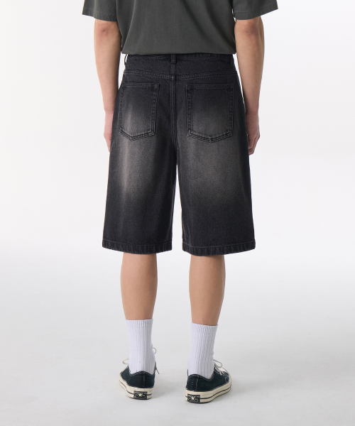 BIG BRUSH ONE TUCK BERMUDA DENIM PANTS [BLACK]