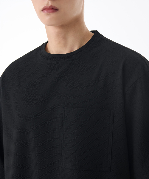 SEERSUCKER OVERSIZE WOVEN T SHIRT [BLACK]
