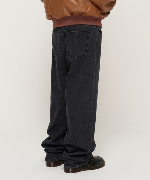 Базовые джинсы semi-wide fit (Black denim)