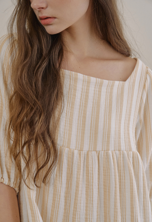 Stripe Pattern Volume One Piece (yellow)