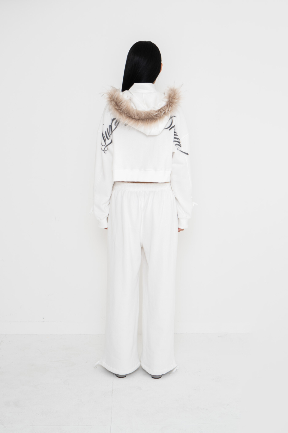 ◆2000Archives◆ BELTED SWEATPANTS IVORY 2A24HWPT01IVOS MUSINSA | 2000ARCHIVES BELTED SWEATPANTS (IVORY)