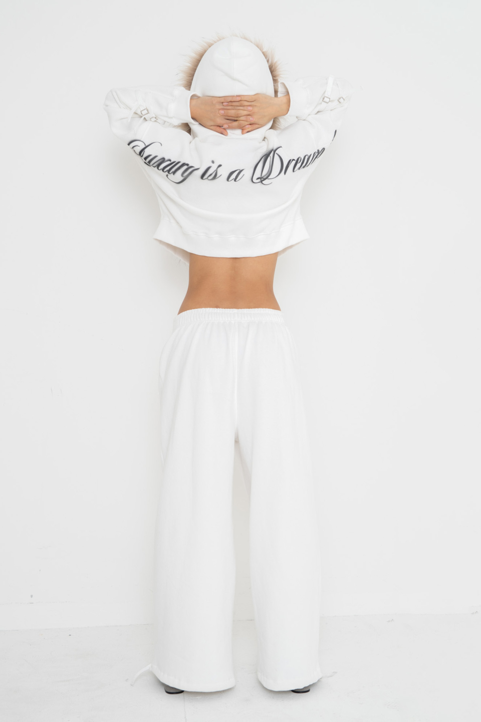 ◆2000Archives◆ BELTED SWEATPANTS IVORY 2A24HWPT01IVOS MUSINSA | 2000ARCHIVES BELTED SWEATPANTS (IVORY)