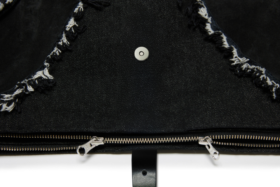 【RSSC】RAW CUT DENIM 2WAY BAG ★韓国人気★男女兼用★追跡付 MUSINSA公式 | RSSC RAW CUT DENIM 2WAY BAG - BLACK