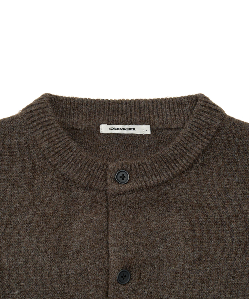MINIMAL BUTTON ROUND NECK CROP CARDIGAN (MUTE BROWN)