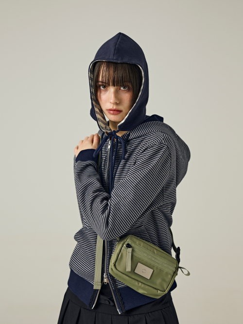 SYMBOL NYLON SHAKOSH CROSS BAG [KHAKI]