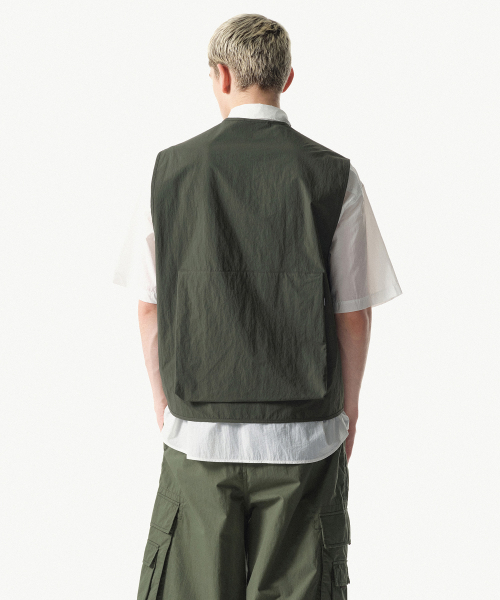 [ ] жилет [khaki]