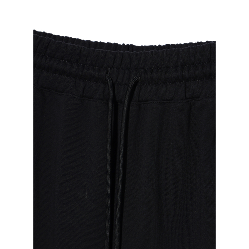 (black)