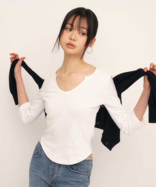 C 90S LINE SLIT NECK T-SHIRT_WHITE
