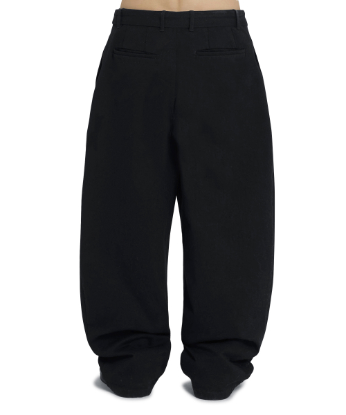 BELTED SIDE TWO TUCK WIDE PANTS - BLACK