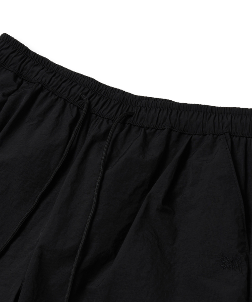 TAG NYLON SHIRRING PANTS - BLACK