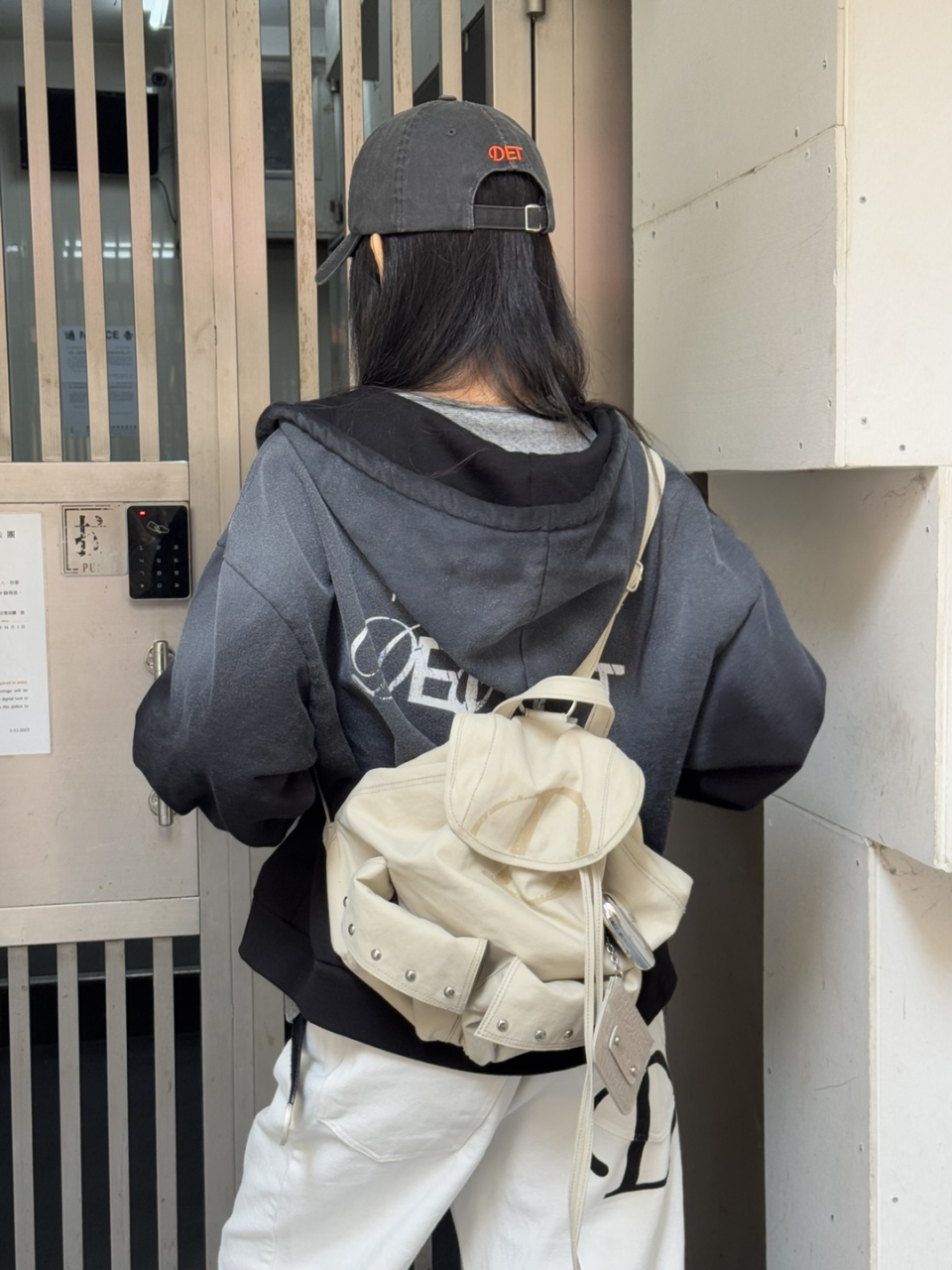 D LOGO WASHED HOOD ZIP-UP IN BLACK 상세 이미지 12