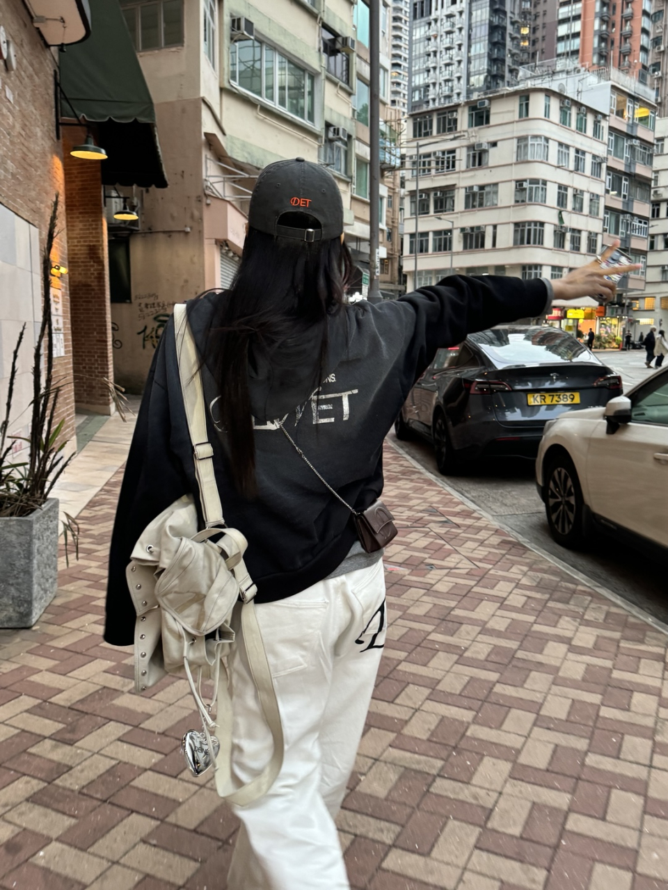 D LOGO WASHED HOOD ZIP-UP IN BLACK 상세 이미지 13
