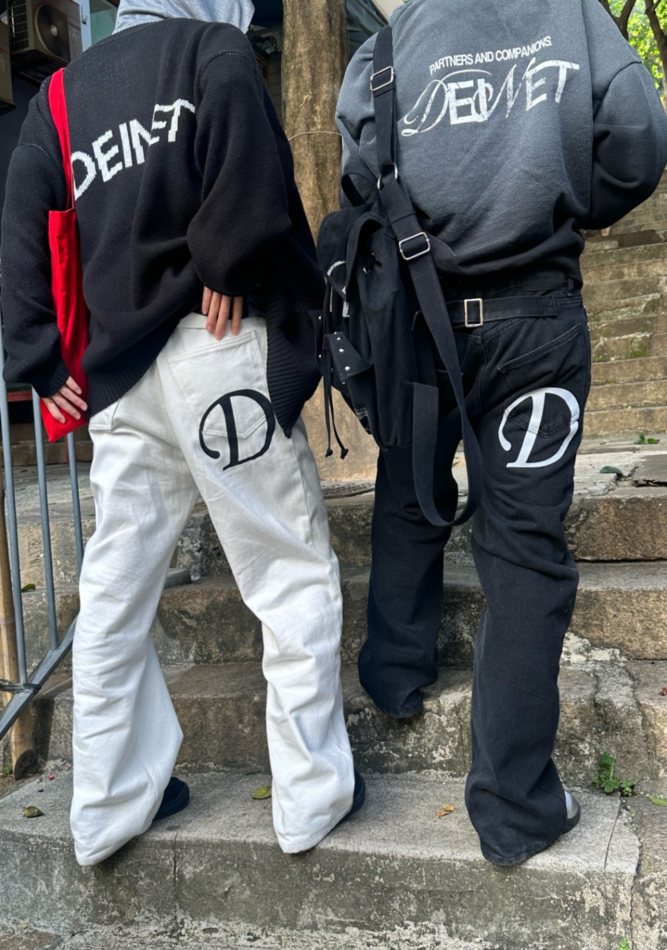 다이닛(DEINET) D BACK LOGO BUCKLE COTTON JEAN IN WHITE