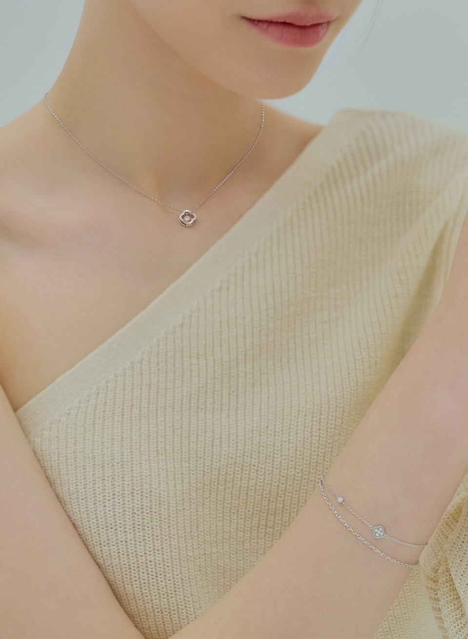 MUSINSA公式 | J.ESTINA CLOVIA DUELLO NECKLACE