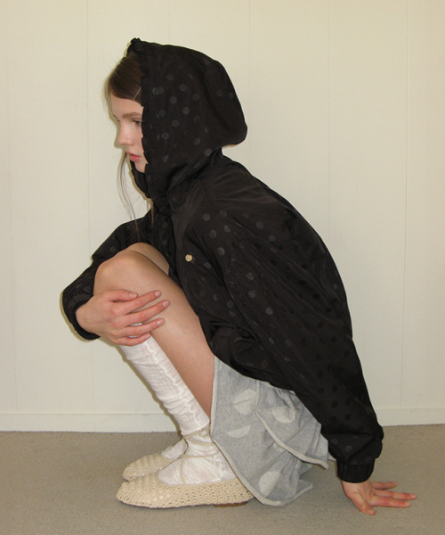 DOT PENDANT FRILL HOODIE WIND JUMPER BLACK
