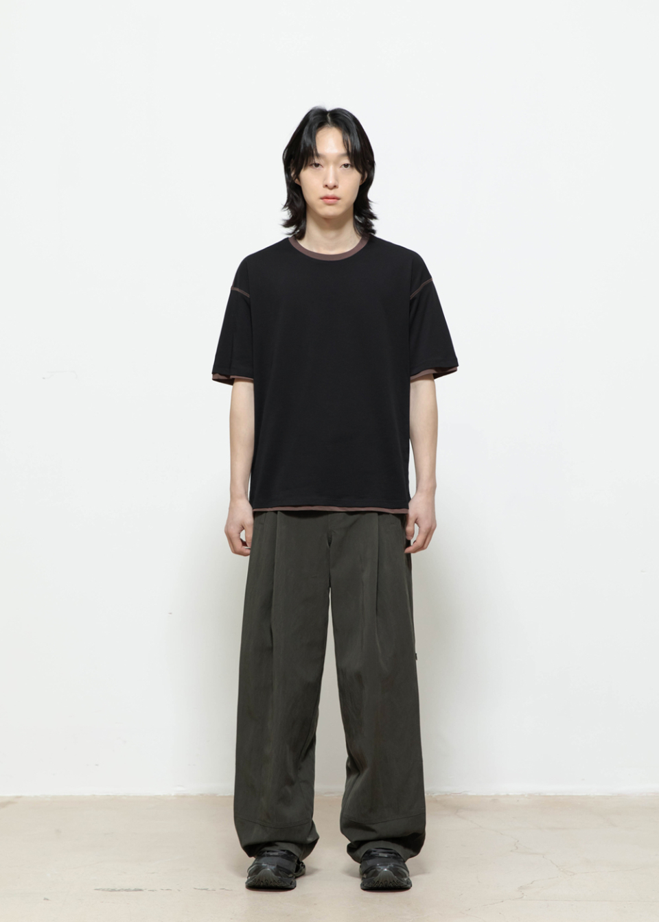 MUSINSA公式 | BEGIN202 Nycoma Two Tuck Pants V2 [Charcoal Brown]