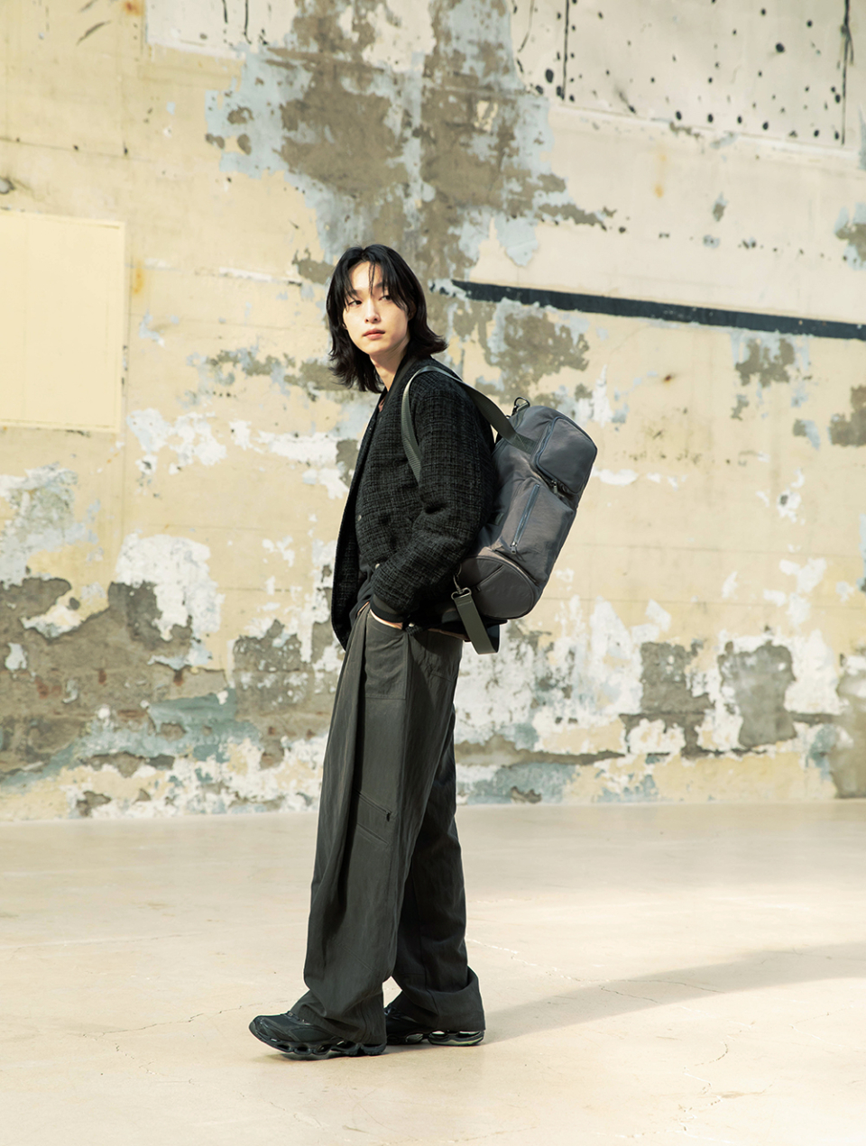 MUSINSA公式 | BEGIN202 Nycoma Two Tuck Pants V2 [Charcoal Brown]